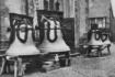 Die neuen Glocken 1949 vor dem Hauptportal